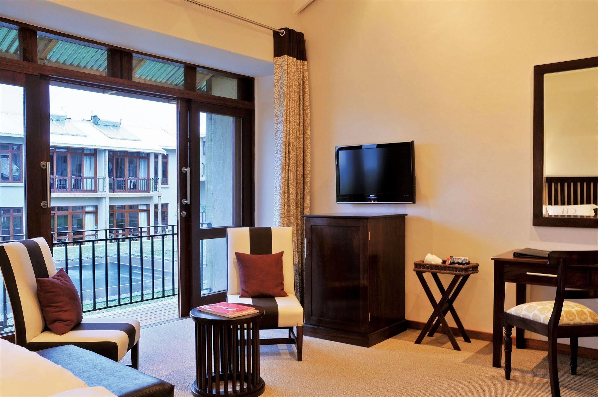 Casterbridge Hollow Boutique 4*